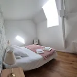 D'hotes & - Domaine Les Sources Bed and Breakfast Portbail