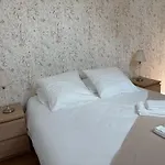 Bed and Breakfast D'hotes & - Domaine Les Sources 3*