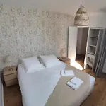 D'hotes & - Domaine Les Sources Bed and Breakfast Portbail