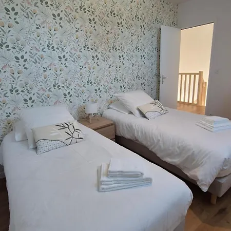 D'hotes & - Domaine Les Sources Bed & Breakfast Portbail